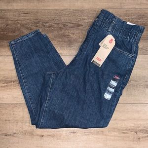 Levis NEW W TAGS.  Size 16.  Waist 33